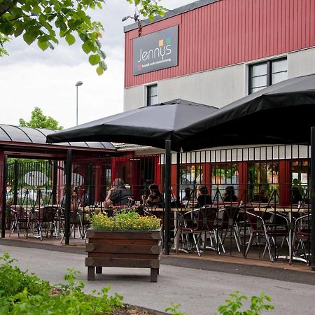 Jennys Hotell Och Restaurang Arvika Buitenkant foto