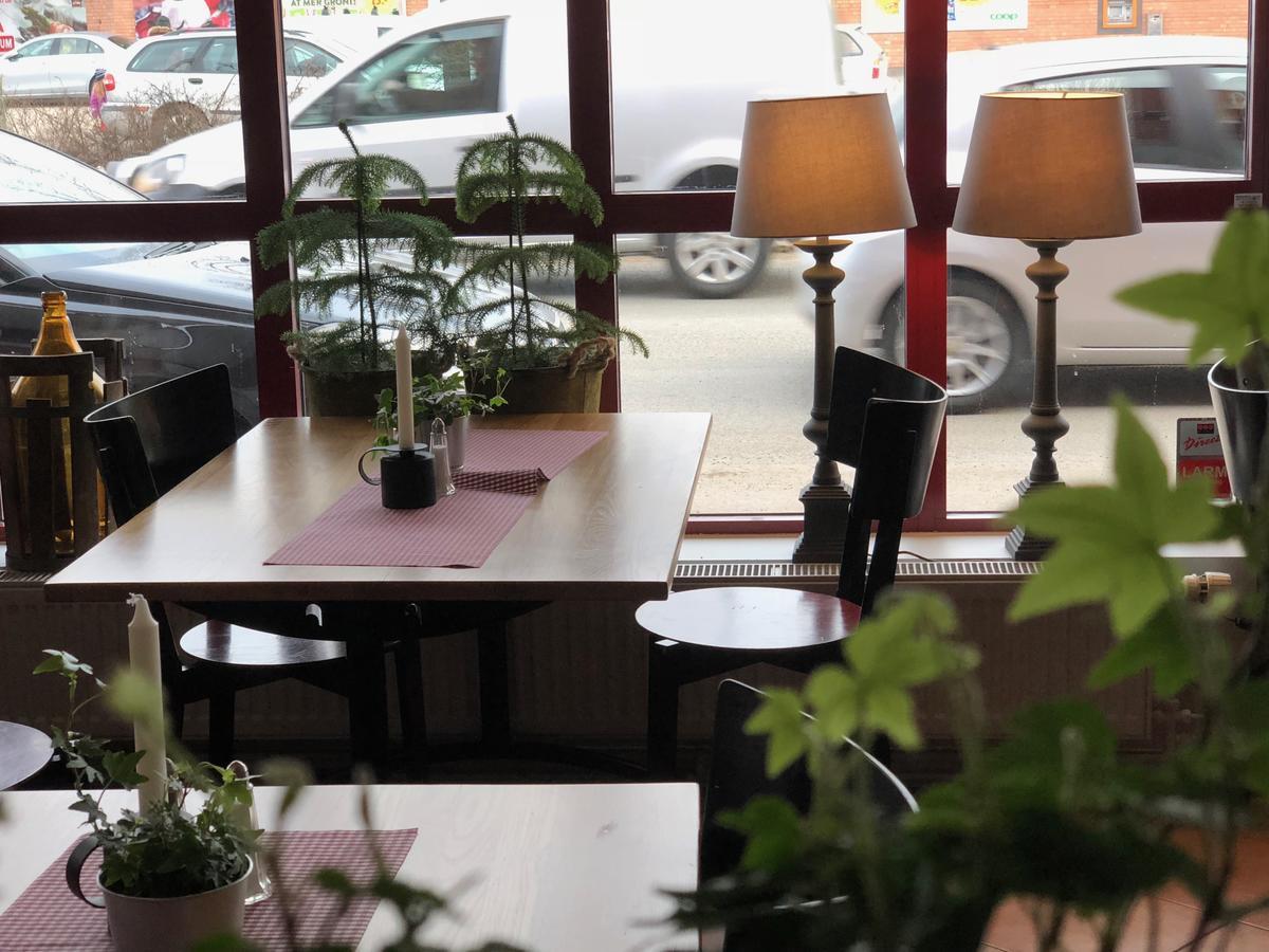 Jennys Hotell Och Restaurang Arvika Buitenkant foto
